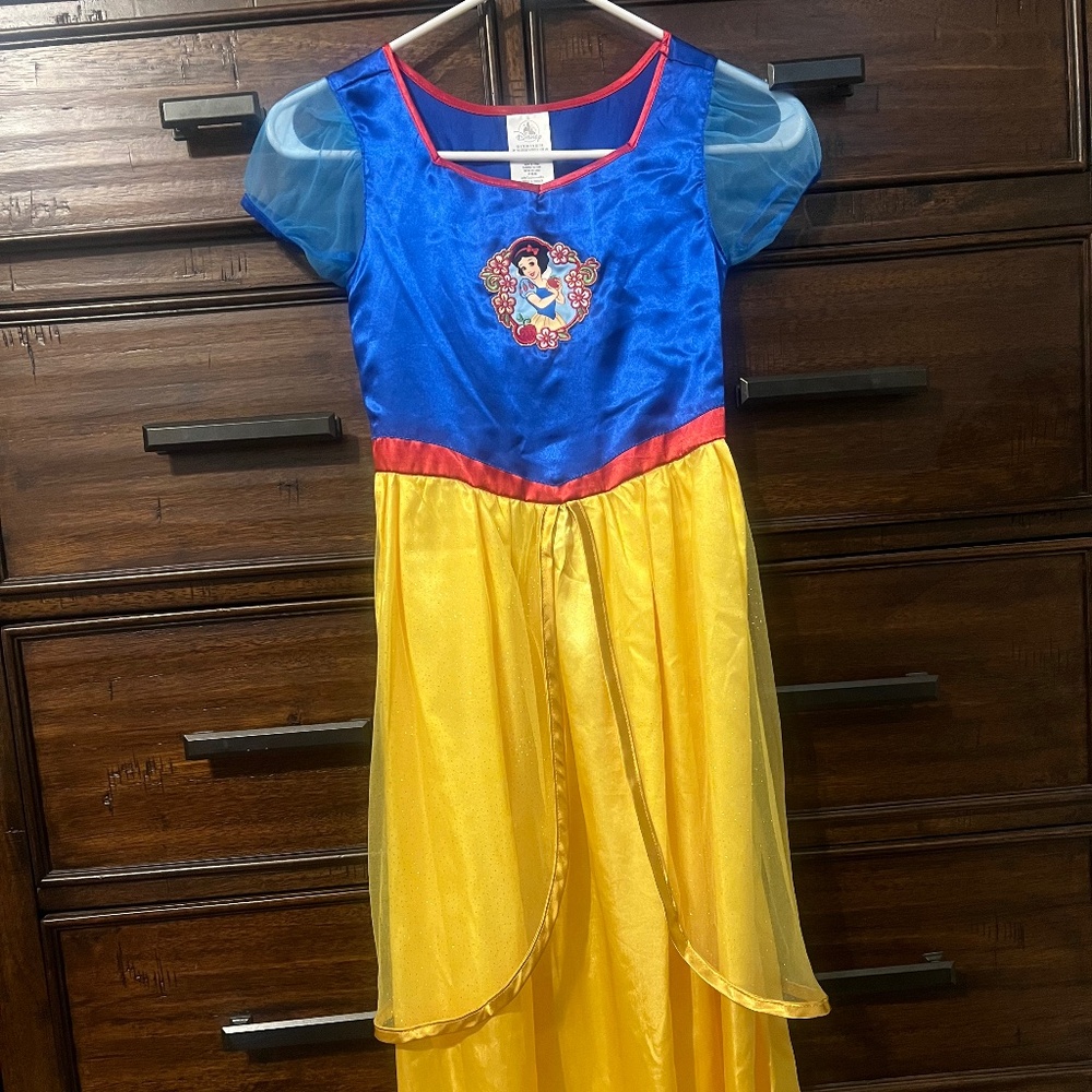 Disney Store Snow White Deluxe Nightgown Costume Girls